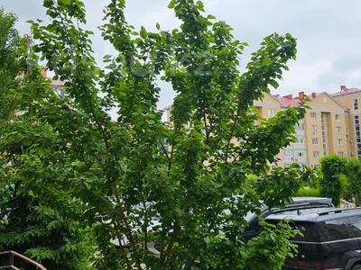 2-бөлмелі пәтер · 90 м² · 2/5 қабат, мкр. Алтын орда, Алтын орда 9/3, бағасы: 250 000 ₸ в Актобе