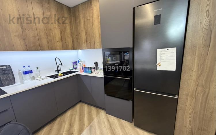 3-комнатная квартира · 85.9 м² · 8/10 этаж, Есенберлина 14 — Утепова за 61 млн 〒 в Усть-Каменогорске, Ульбинский — фото 2