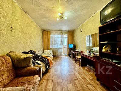 1-комнатная квартира, 30.8 м², 2/5 этаж, Пришахтинск, 22й микрорайон 25 за 8.5 млн 〒 в Караганде, Алихана Бокейханова р-н