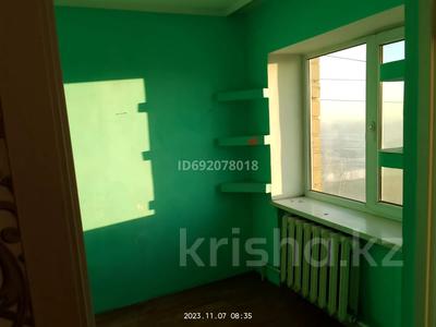 2-бөлмелі пәтер, 44 м², 5/5 қабат, Майкудук, 15й микрорайон 7, бағасы: 11 млн 〒 в Караганде, Алихана Бокейханова р-н