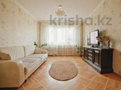 3-бөлмелі пәтер · 80 м² · 3/10 қабат · тәулік бойы, ул. Мурата Монкеулы, бағасы: 9 000 〒 в Уральске