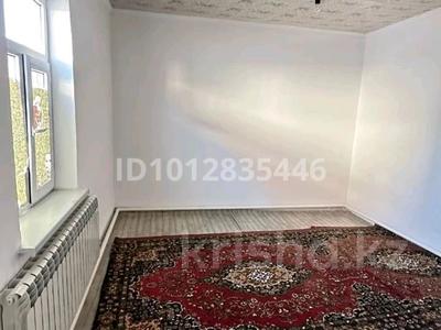 Жеке үй · 3 бөлме · 180 м², Бекзат саттарханов 35 — Ханпалас рестораннын дал арты жер уй 3 болмелы времянка, бағасы: 80 000 ₸ в Туркестане