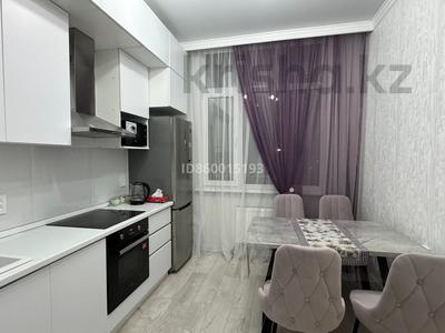 2-комнатная квартира, 60 м², 3/17 этаж, Күмісбекова — Кенесары за 39.5 млн 〒 в Астане, Сарыарка р-н