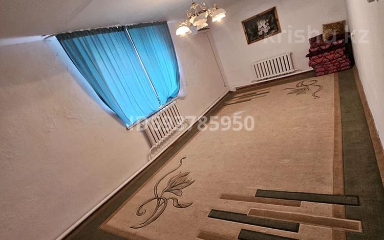 Отдельный дом • 5 комнат • 150 м² • 10 сот., Қулсары 206 за 11 млн 〒 в Атырау — фото 2