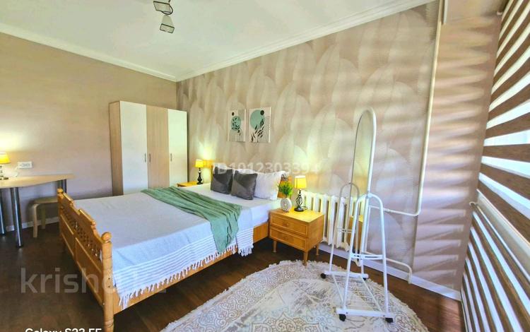 2-комнатная квартира · 54 м² · 9 этаж, Мкр. Самал-1 1 за 23 000 ₸ в Алматы, Медеуский р-н — фото 2