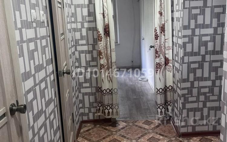 3-комнатная квартира · 68 м² · 3/5 этаж, 4 микрорайон 6 за 15 млн ₸ в Аксае — фото 2