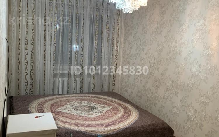 3-бөлмелі пәтер · 72 м² · 3/5 қабат, Анаркулова 17 — Район 8школы, бағасы: 250 000 〒 в Жезказгане — фото 2