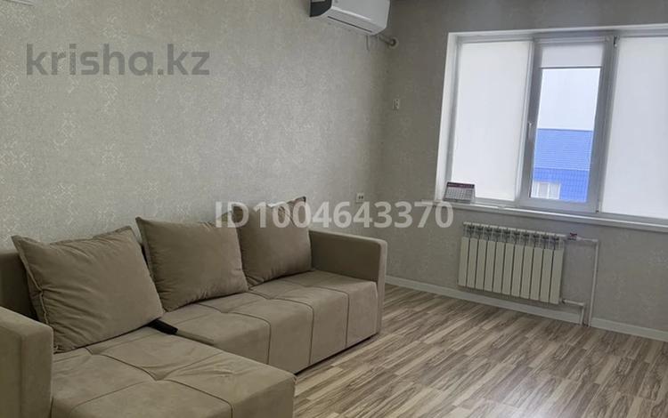 1-бөлмелі пәтер · 40 м² · 8/9 қабат, Алмагүл ш/а., Амандосова 42/2, бағасы: 220 000 ₸ в Атырау, мкр. Алмагуль — фото 7