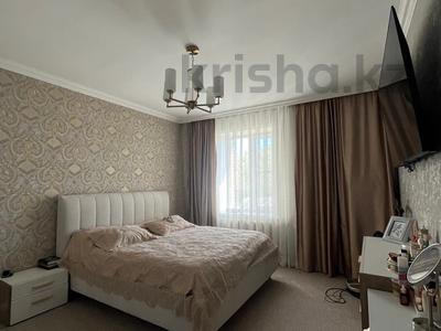 Отдельный дом · 4 комнаты · 228 м², Жумабаева 32/6 за 1 млн 〒 в Астане, Алматы р-н