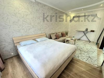 1-комнатная квартира · 32 м² · 1/5 этаж, Мажита Жунисова 179 за 11 000 ₸ в Уральске