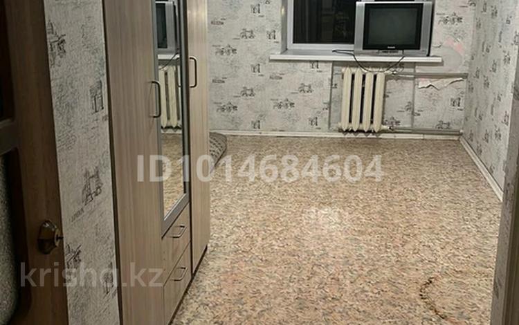 3-комнатная квартира · 54 м² · 2/4 этаж, Гагарина 105 за 120 000 ₸ в Уральске — фото 2