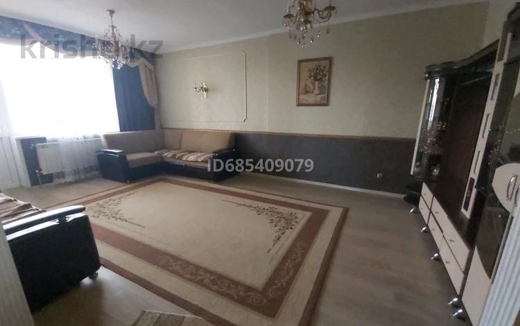 3-комнатная квартира, 118 м², 10/10 этаж помесячно, Сейфуллина 40