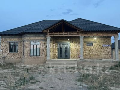 Жеке үй · 7 бөлме · 250 м² · 8 жүзд., Достық ш/а 45 — Алтынкөл, бағасы: 37 млн ₸ в Шымкенте, Абайский р-н