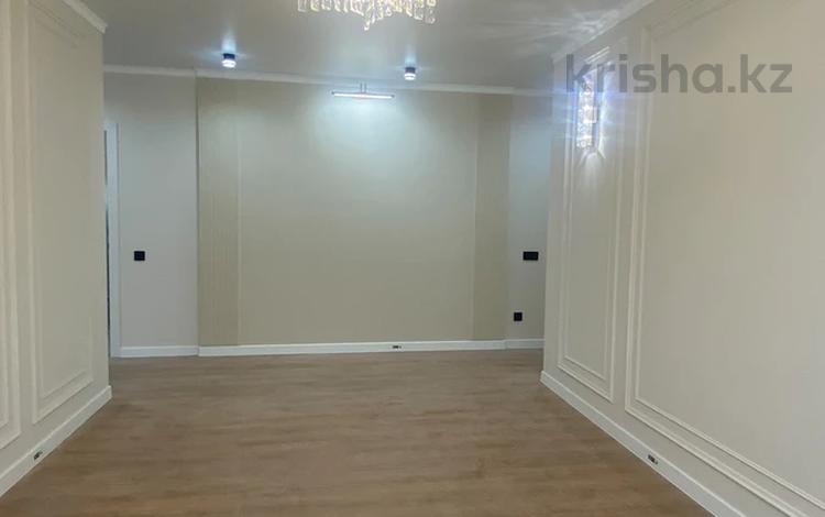 2-бөлмелі пәтер · 60 м² · 8/12 қабат, Байдибек би 115/10, бағасы: 36.4 млн ₸ в Шымкенте — фото 2