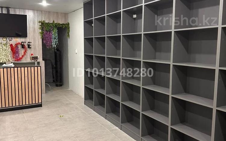 Еркін, дүкендер мен бутиктер · 40 м², бағасы: 16.5 млн ₸ в Актобе, мкр. Алтын орда — фото 2