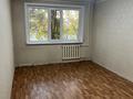 2-комнатная квартира · 45 м² · 1/5 этаж, Майкудук, 16й микрорайон 49 за 85 000 ₸ в Караганде, Алихана Бокейханова р-н