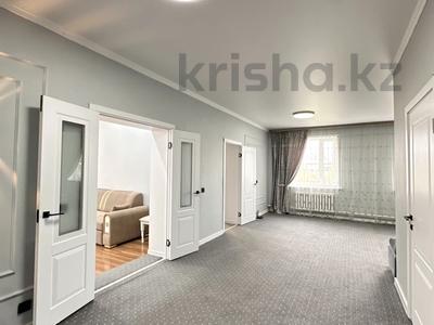 Жеке үй · 6 бөлме · 290.4 м² · 10 жүзд., Азаттык 49, бағасы: 118 млн ₸ в Косшы