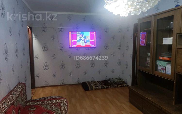 2-комнатная квартира, 48 м², 3/5 этаж, Акшораева 5 за 4 млн 〒 в Каратау — фото 2