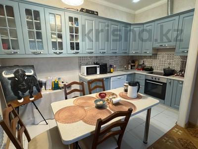 3-бөлмелі пәтер · 94 м² · 6/10 қабат, Кабанбай Батыра 15, бағасы: 90 млн ₸ в Алматы, Медеуский р-н