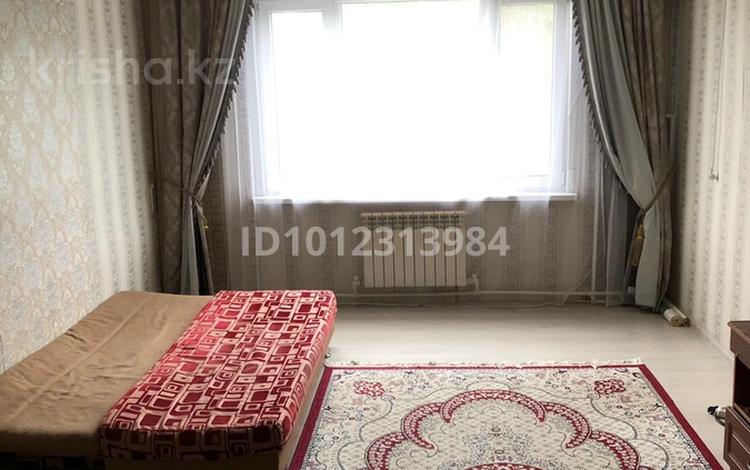 2-бөлмелі пәтер · 49 м² · 2/2 қабат, мкр Жилгородок, Гагарина 13 — Остановка Улпан, бағасы: 6.5 млн ₸ в Актобе — фото 2