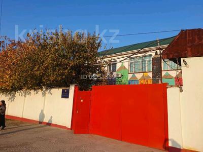 Свободное назначение, офисы, магазины и бутики, склады, общепит, салоны красоты, бани, гостиницы и зоны отдыха, медцентры и аптеки, образование, развлечения · 1700 м² за 350 млн 〒 в Шымкенте, Туран р-н