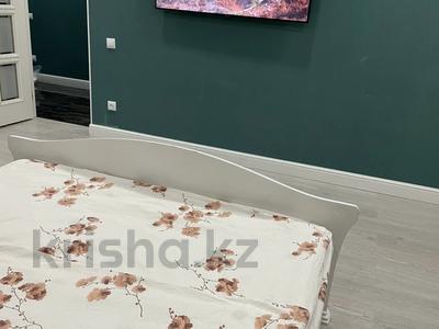 1-бөлмелі пәтер, 70 м², 8/14 қабат сағатына, 17-й мкр 6, бағасы: 3 000 〒 в Актау, 17-й мкр