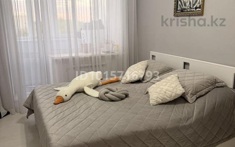 3-бөлмелі пәтер · 61 м² · 5/5 қабат, Михайловка ш/а., Аманжолова 17, бағасы: 35 млн ₸ в Караганде, Казыбек би р-н — фото 2