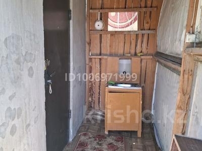 Отдельный дом · 2 комнаты · 80 м², Наурыз Отегенова 16 — Церковтан 200метрдей жерде картада тур 1 или 2 адам аламыз за 60 000 〒 в Атырау