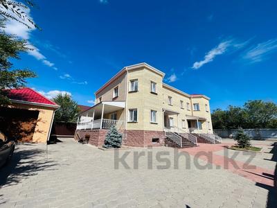 Отдельный дом · 10 комнат · 467 м² · 10 сот., мкр Юго-Восток, Таугуль 23 за 140 млн 〒 в Караганде, Казыбек би р-н