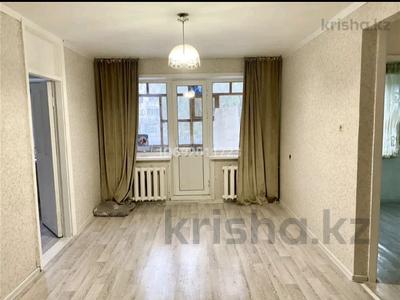2-комнатная квартира, 44 м², 2/5 этаж, Бауыржан Момышұлы 34 за 8 млн 〒 в Темиртау