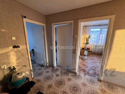 3-комнатная квартира · 64 м² · 4/5 этаж, Пришахтинск, Пришахтинск, 23й микрорайон 23 за 17 млн ₸ в Караганде, Алихана Бокейханова р-н