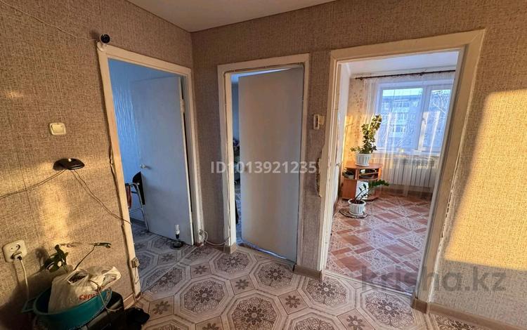 3-комнатная квартира · 64 м² · 4/5 этаж, Пришахтинск, Пришахтинск, 23й микрорайон 23 за 17 млн ₸ в Караганде, Алихана Бокейханова р-н — фото 2