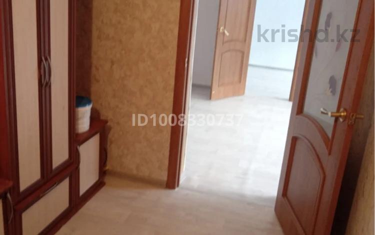 3-бөлмелі пәтер · 60 м² · 1/5 қабат, Авангард 10 — Рынок коктем, бағасы: 16 млн ₸ в Атырау, мкр Авангард-2 — фото 2