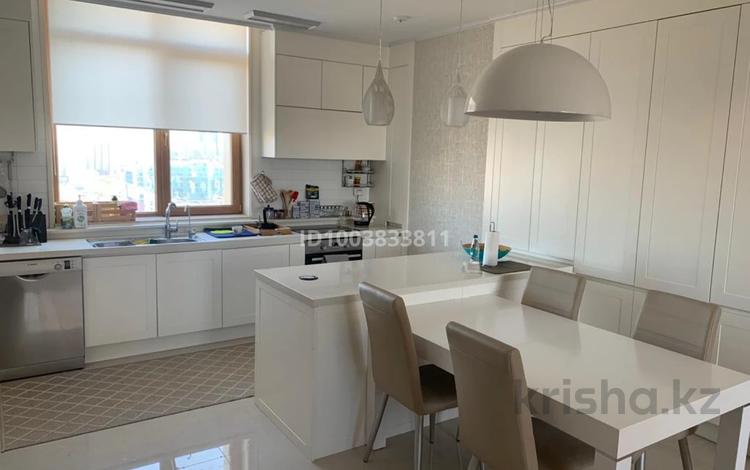 4-комнатная квартира · 127 м² · 18/21 этаж, Кабанбай батыра 43a за 850 000 ₸ в Астане, Есильский р-н — фото 8