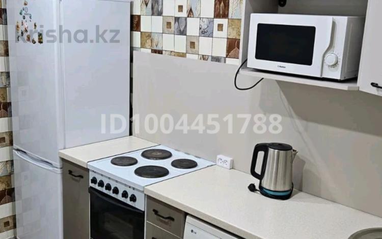 2-комнатная квартира · 54 м² · 7/10 этаж, Камзина 163 — Камзина, Ломова за 16 000 ₸ в Павлодаре — фото 2
