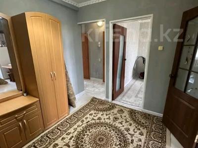 Пәтерлер в Актюбинской обл.: 2-бөлмелі пәтер · 55 м² · 5/5 қабат, мкр 8 74 — Гришина, бағасы: 12.9 млн 〒 2-бөлмелі пәтер · 55 м² · 5/5 қабат, мкр 8 74 — Гришина, бағасы: 12.9 млн 〒 в Актобе