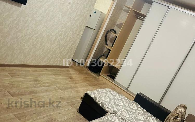 1-комнатная квартира · 40 м² · 2/5 этаж, мкр Тастак-1 15 за 250 000 ₸ в Алматы, Ауэзовский р-н — фото 2
