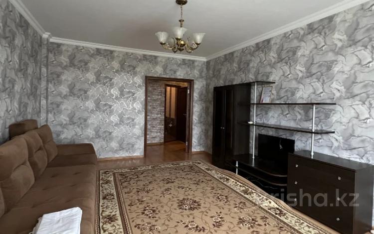 2-комнатная квартира · 48 м² · 14/16 этаж, мкр Юго-Восток, Пр.Республики 40 за 20 000 ₸ в Караганде, Казыбек би р-н — фото 2