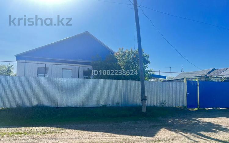 Отдельный дом · 4 комнаты · 100 м² · 9 сот., Акжар — Селекционная, остановка Набережная за 21 млн ₸ в Уральске — фото 2