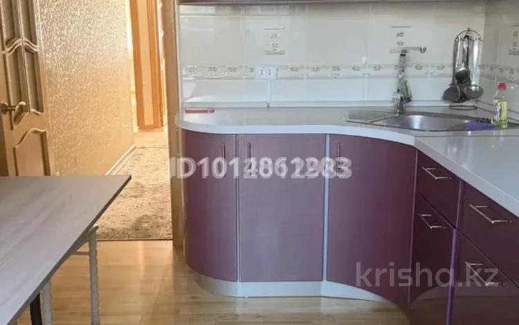 3-бөлмелі пәтер · 70 м² · 2/5 қабат, 15-ш/а. 2 — ТЦ Астана, бағасы: 18 000 ₸ в Актау, 15-й мкр — фото 2