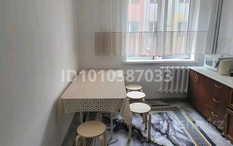 2-комнатная квартира · 52.2 м² · 2/5 этаж, мкр Аксай-1А 10а за 300 000 ₸ в Алматы, Ауэзовский р-н — фото 3