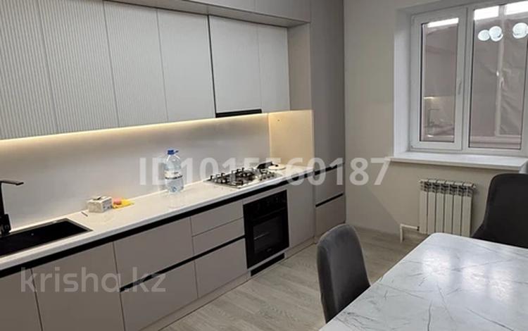 3-комнатная квартира · 99.6 м² · 7/9 этаж, мкр Нурсая, Т. Жумагалиева 10 за 39.5 млн ₸ в Атырау — фото 2
