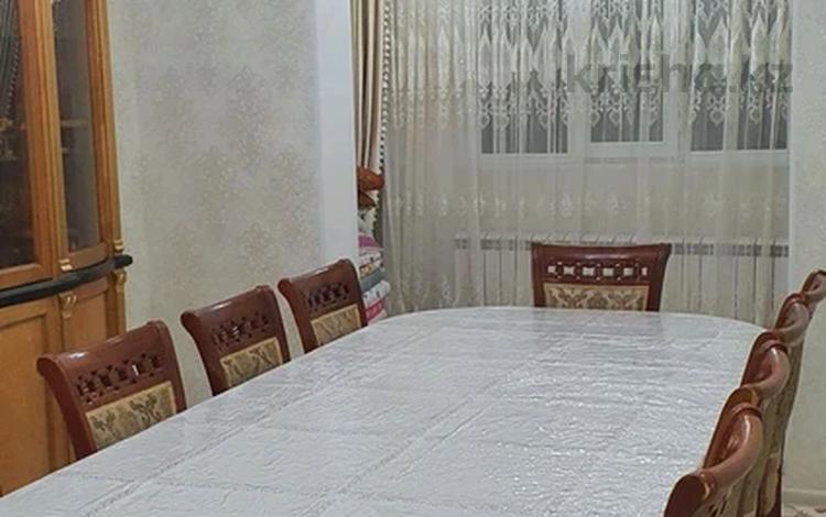 4-комнатная квартира, 80 м², 2/5 этаж, мкр Сайрам за 33 млн 〒 в Шымкенте, Енбекшинский р-н — фото 2