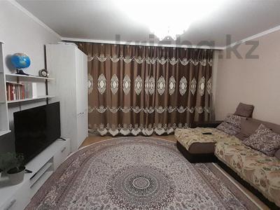 2-комнатная квартира, 52 м², 1/7 этаж, 6 МКР за 14.5 млн 〒 в Темиртау