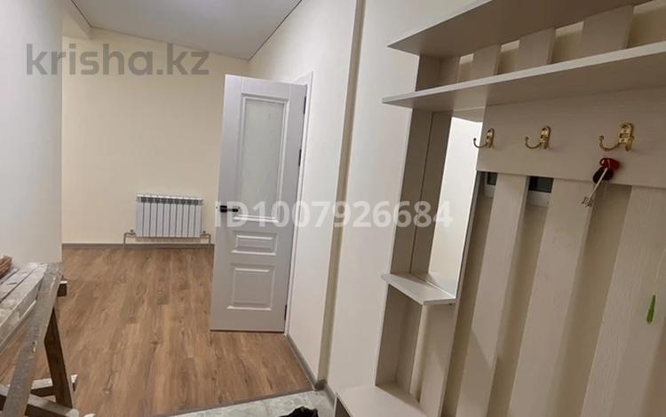 1-бөлмелі пәтер · 49 м² · 4/5 қабат, мкр Асар-2 241, бағасы: 23 млн ₸ в Шымкенте, Абайский р-н — фото 2