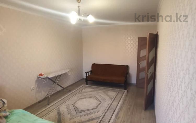 1-комнатная квартира, 42 м², 1/5 этаж, мкр. Алтын орда за 15.5 млн 〒 в Актобе, мкр. Алтын орда — фото 2