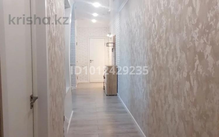 3-бөлмелі пәтер · 100 м² · 2/10 қабат, мкр Юго-Восток, республики 1/2, бағасы: 36 млн ₸ в Караганде, Казыбек би р-н — фото 2