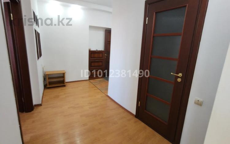 2-бөлмелі пәтер · 60 м² · 9/12 қабат, мкр Самал-1 — Жолдасбекова, бағасы: 400 000 ₸ в Алматы, Медеуский р-н — фото 2
