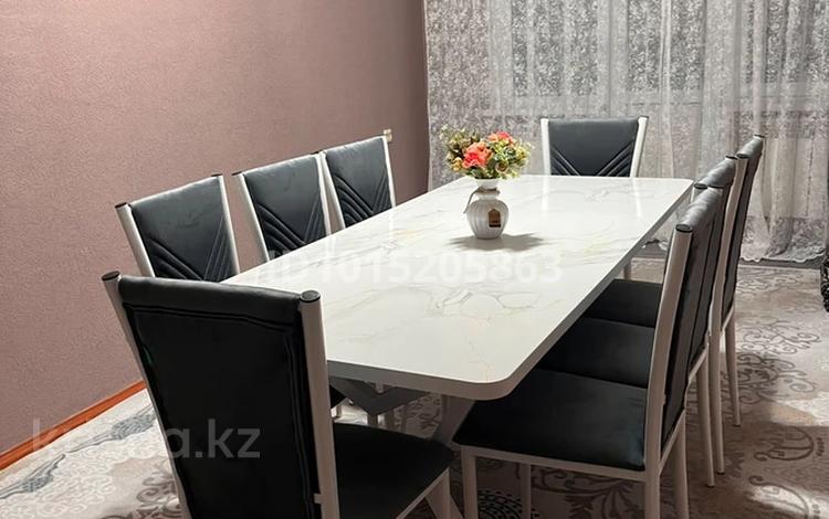 3-комнатная квартира · 72 м² · 3/5 этаж, гагарина 28 — Новинка ЖК жанында орналасқан. 3 бөлмелі квартира сатылады. 29 мектеп, крытый базар, остоковка жақын орналасқан. Ремонт жақсы. Хабарласыңыздар. за 23 млн ₸ в Шымкенте, Аль-Фарабийский р-н — фото 2