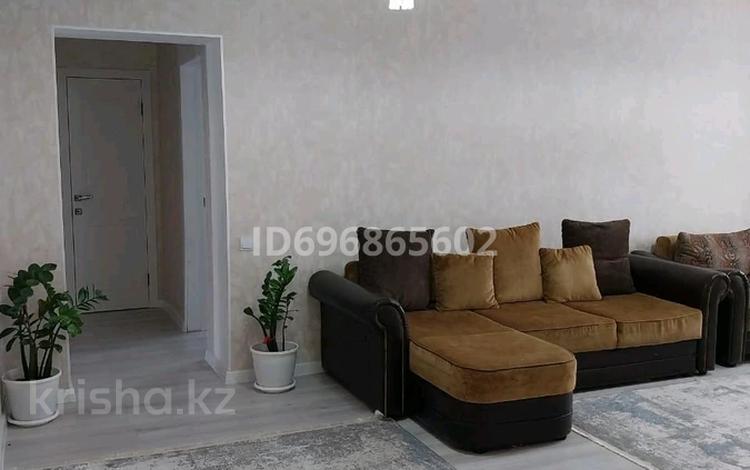 3-комнатная квартира, 80 м², 3/5 этаж помесячно, Молдагуловой